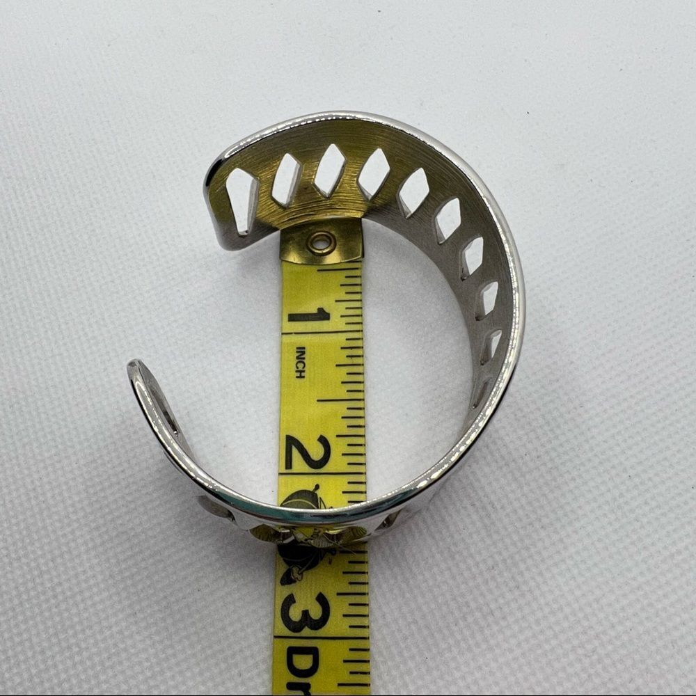 🍭4/$20 Silver tone cuff bracelet - Picture 5 of 5